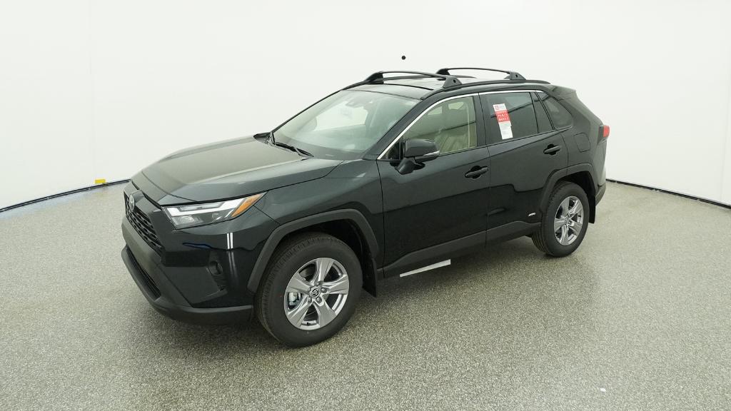2025 Toyota RAV4 XLE's photo
