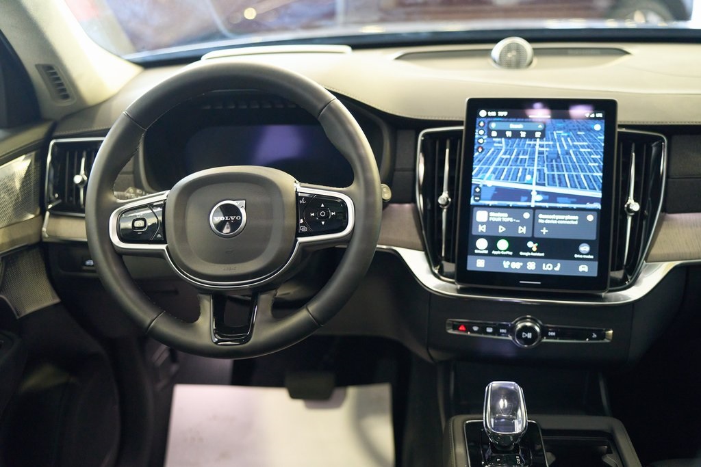 2025 VOLVO XC90 - Image 19