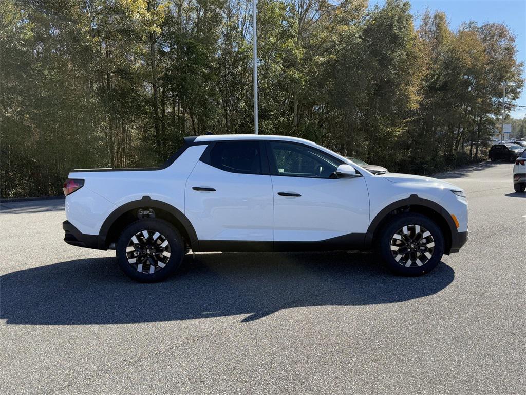 2025 Hyundai Santa Cruz SE photo 2