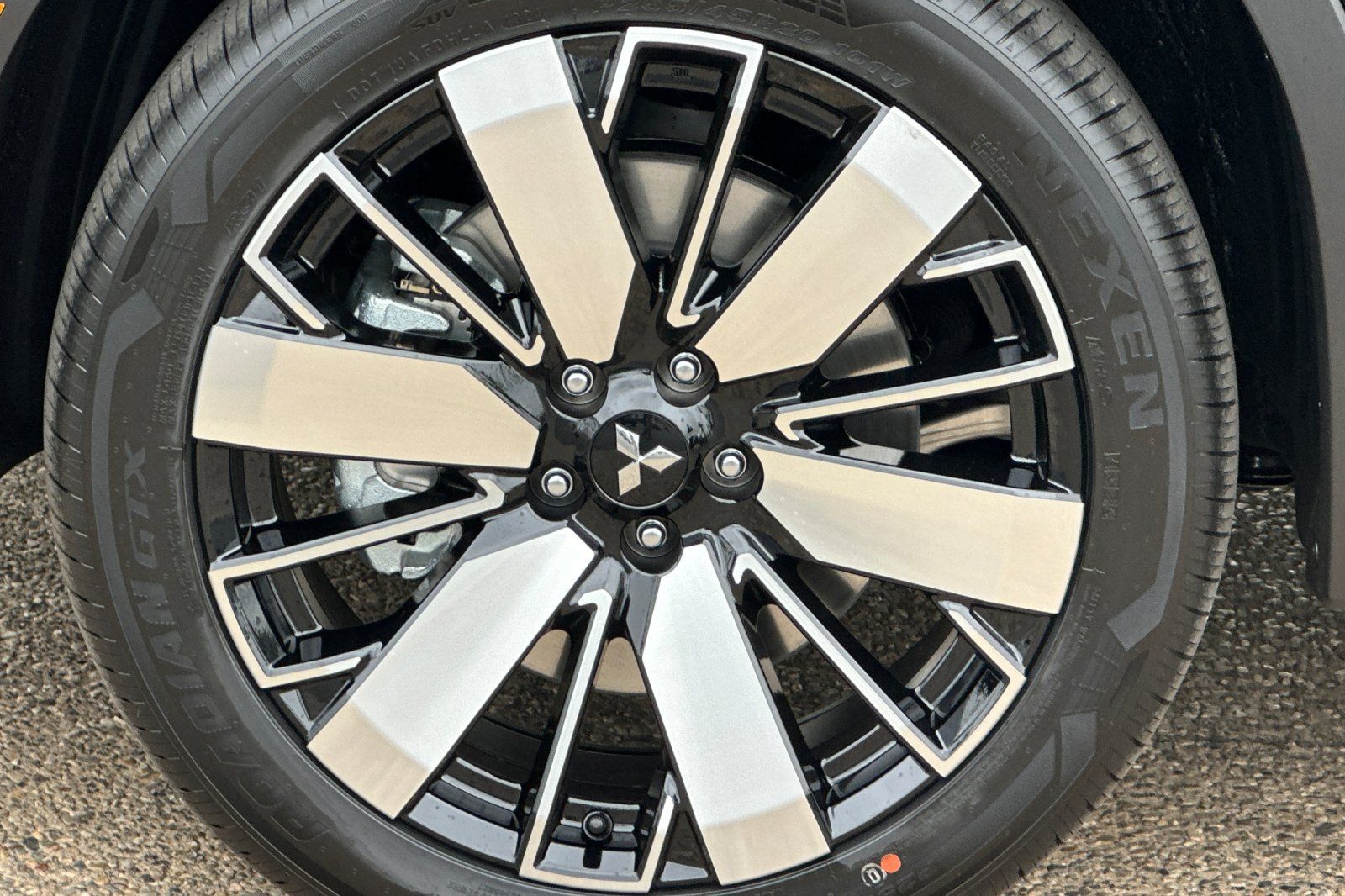 2025 Mitsubishi Outlander SE photo 27