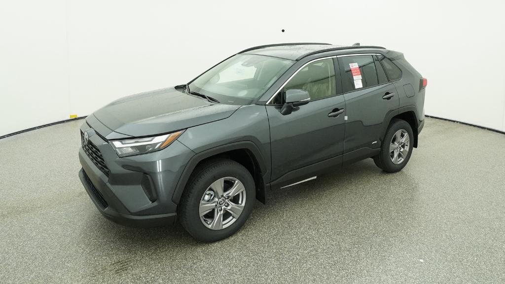 2025 Toyota RAV4 XLE's photo