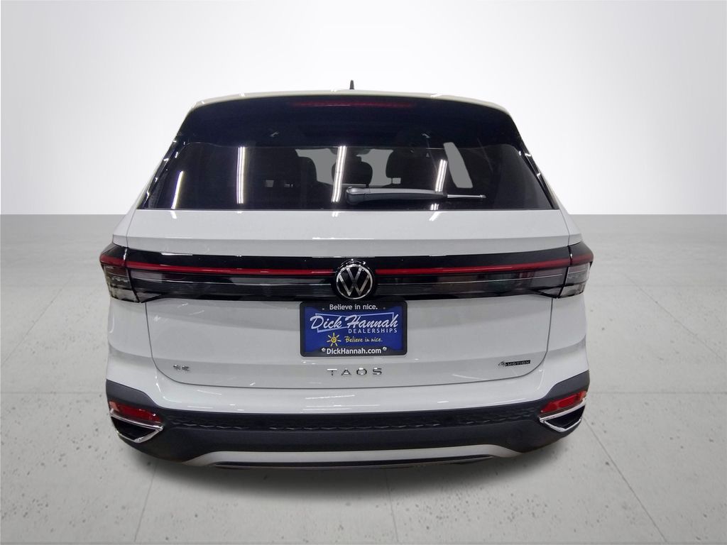 2025 Volkswagen Taos SE photo 11