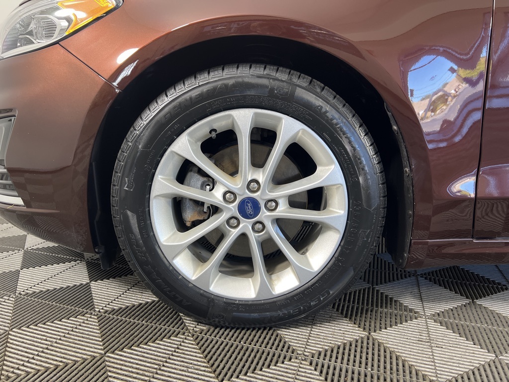 2019 Ford Fusion Hybrid SEL photo 12