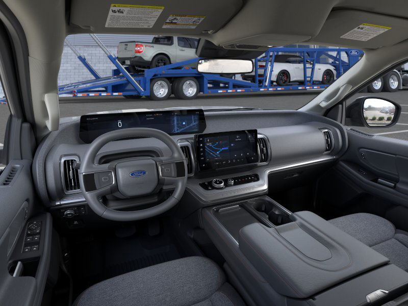 2025 Ford Expedition photo 7