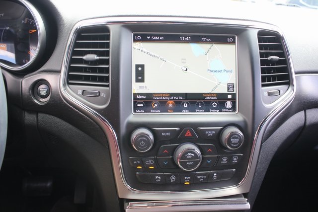 2018 Jeep Grand Cherokee Laredo E photo 2