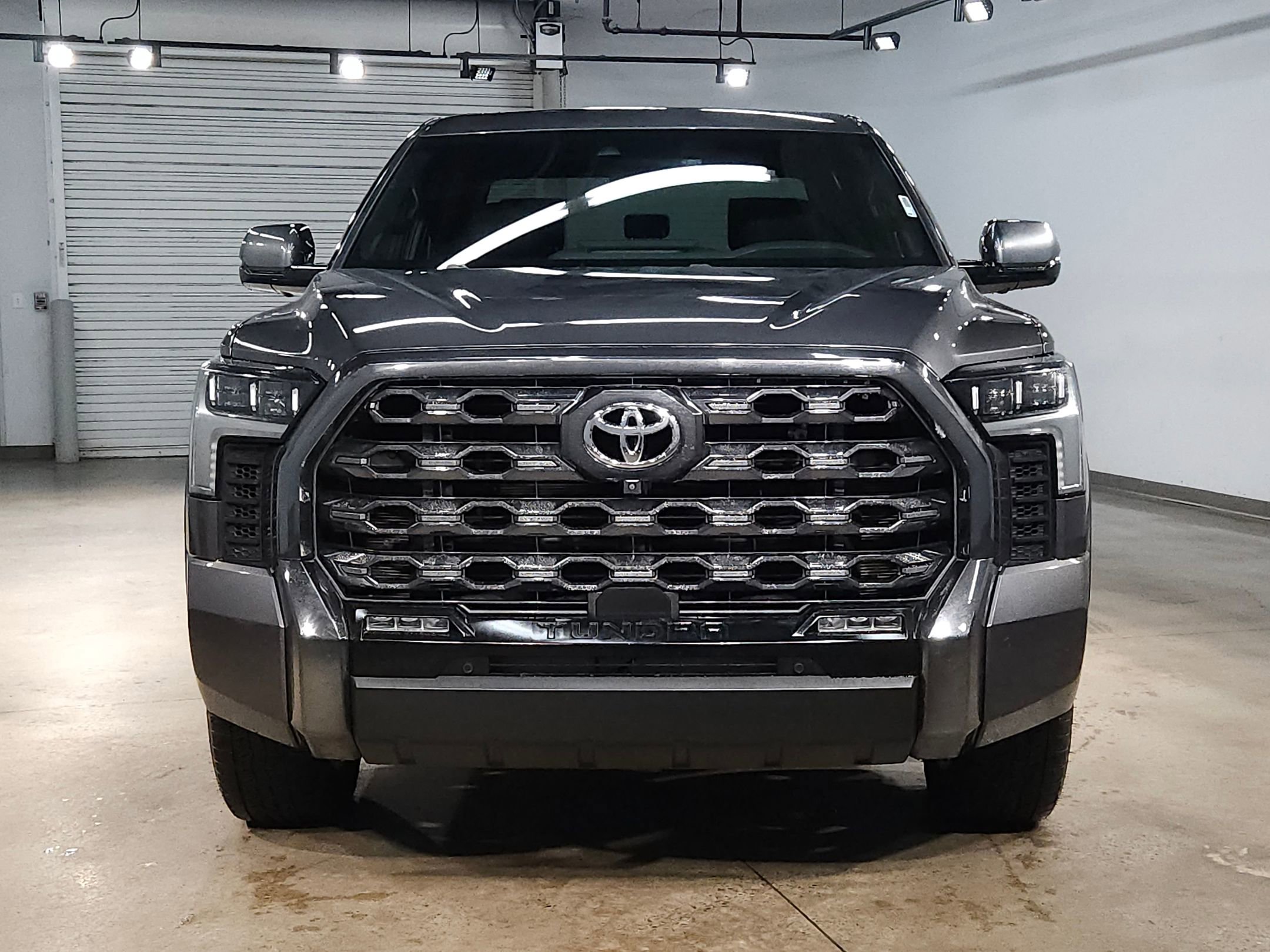 Used 2022 Toyota Tundra Platinum with VIN 5TFNA5DBXNX028558 for sale in Little Rock