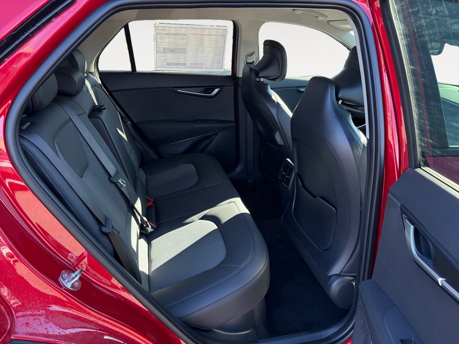 2025 Kia Niro EX photo 18