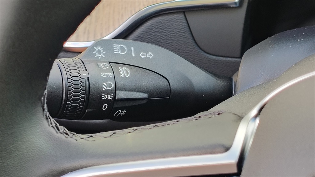 2026 Volvo XC60 B5 Plus photo 18