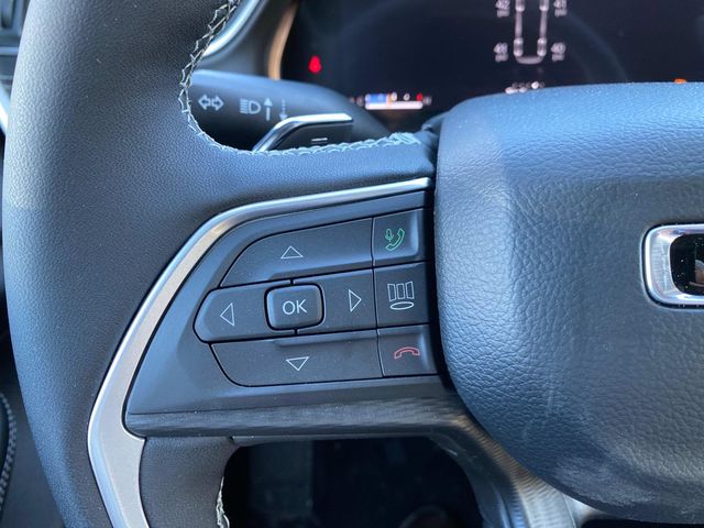 2025 Jeep Grand Cherokee Laredo photo 13