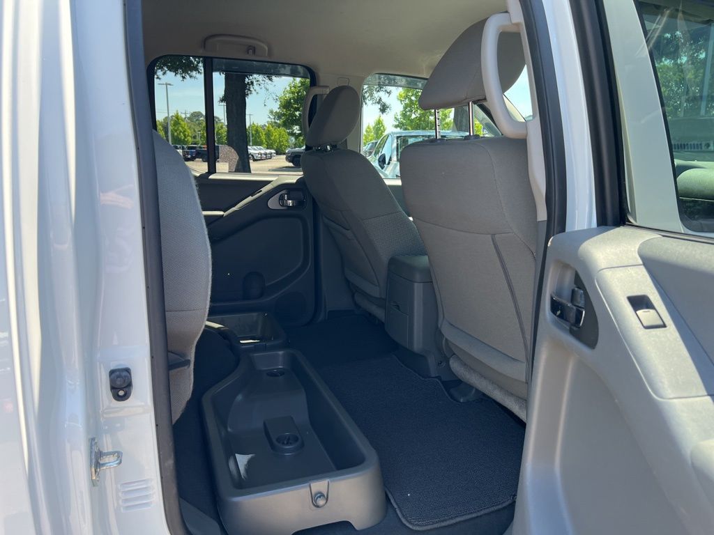 2021 Nissan Frontier SV photo 16