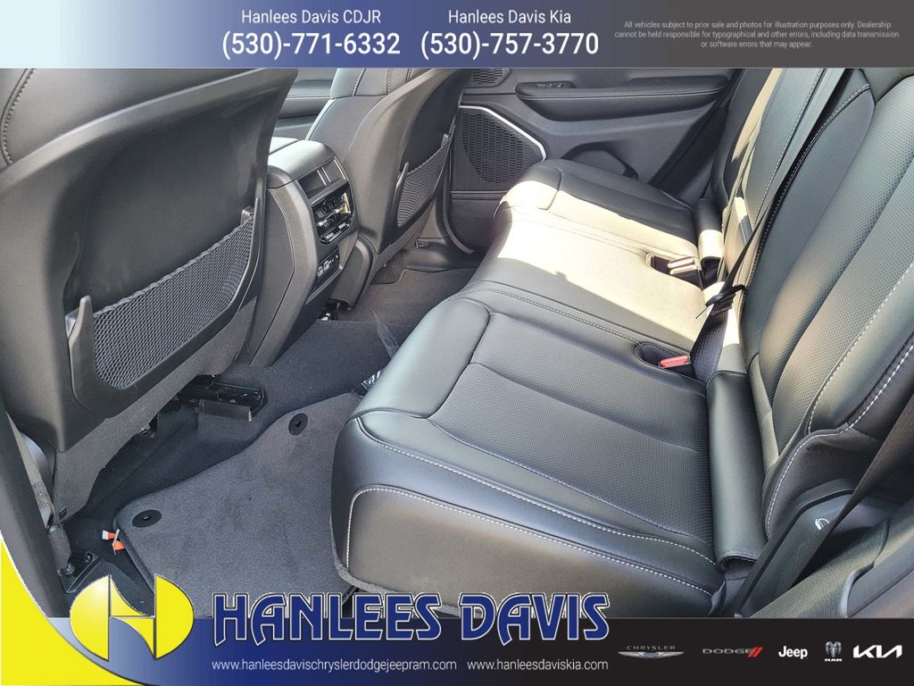 2023 Jeep Cherokee 4xe photo 5