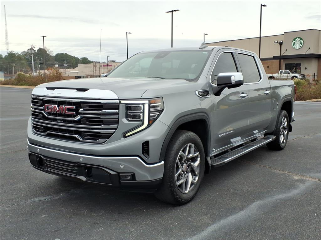 2023 GMC Sierra 1500 SLT's photo