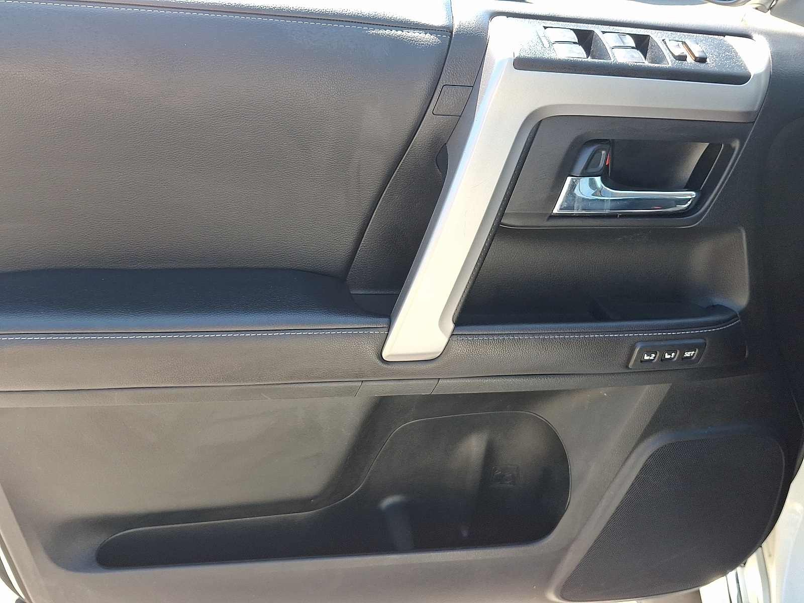 2022 Toyota 4Runner Limited photo 13