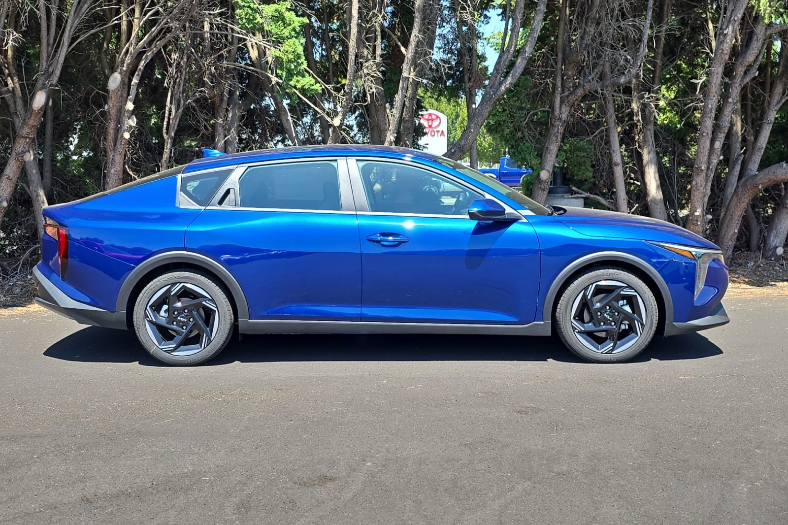 2025 Kia K4 EX photo 2