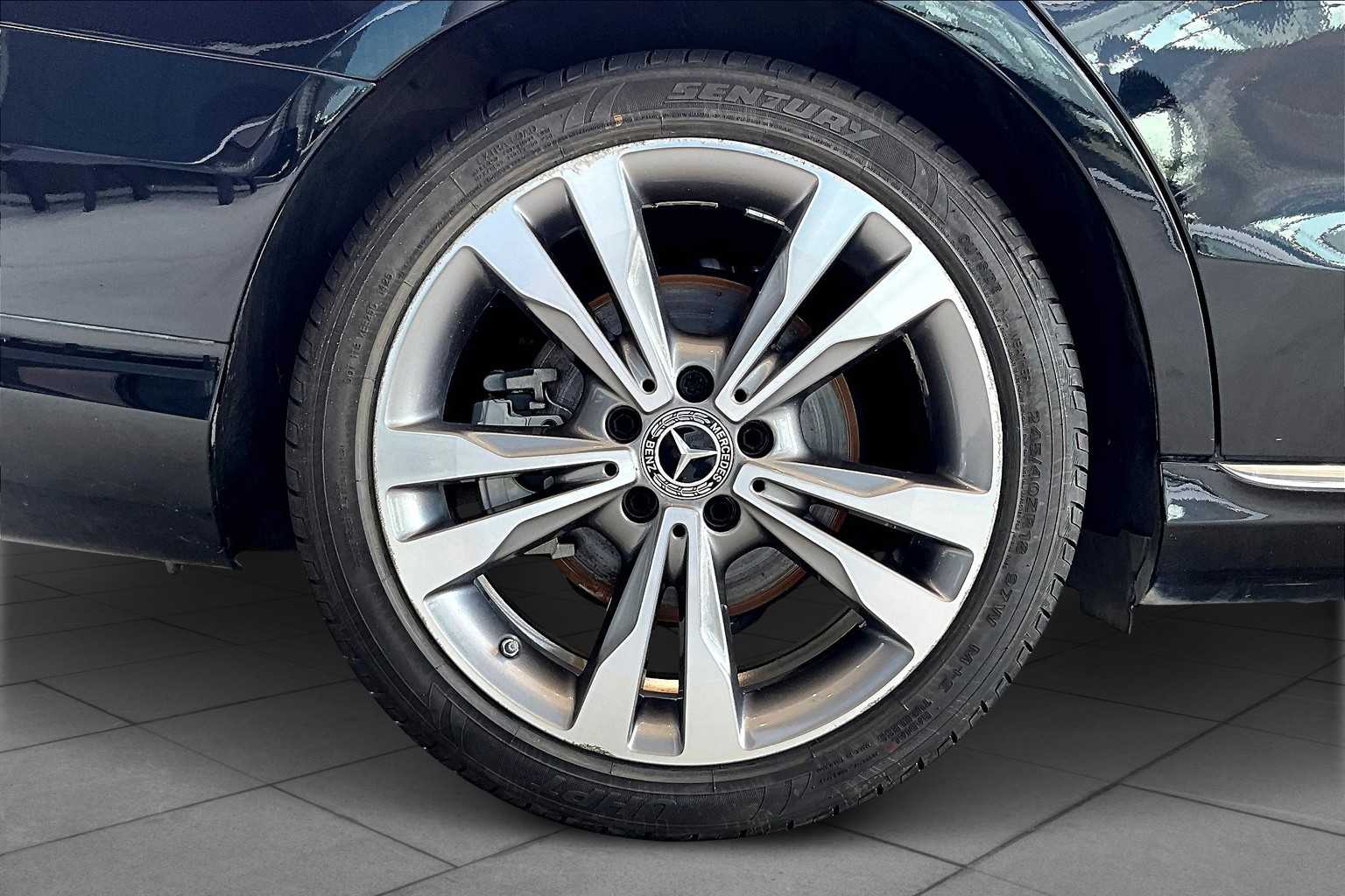 2019 Mercedes Benz C 300 photo 9