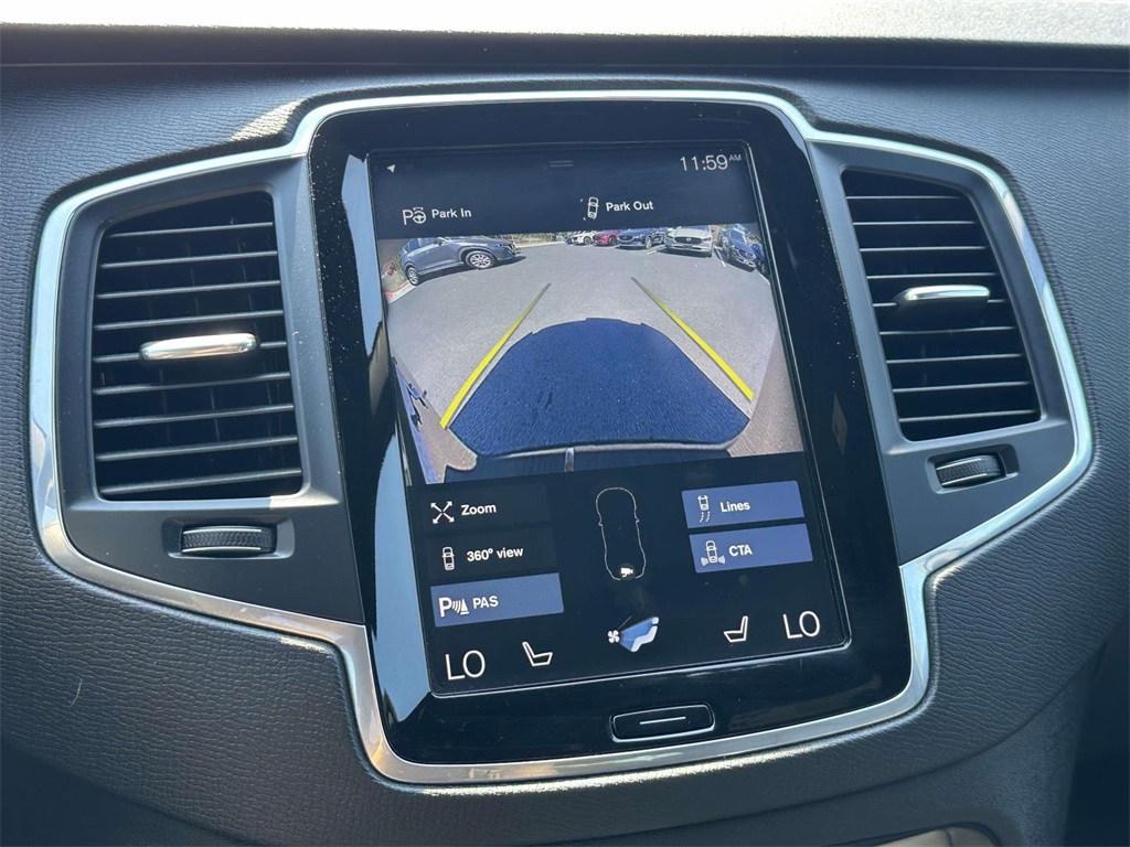 2019 Volvo XC90 T6 Momentum photo 17