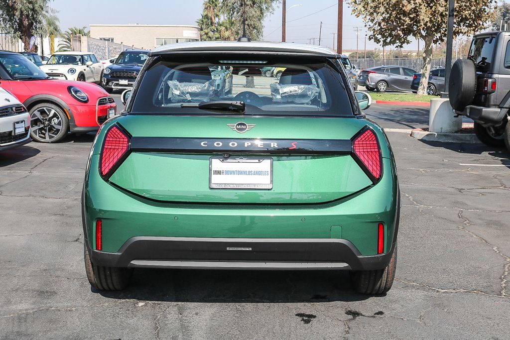 2025 Mini Cooper 2 Door Hardtop Signature photo 7