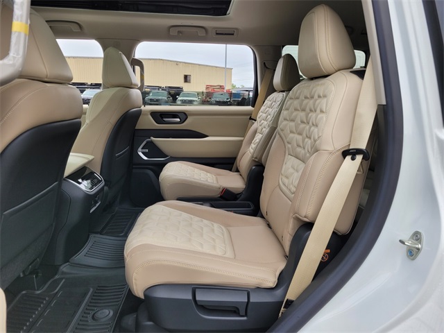 2025 Nissan Armada Platinum photo 11