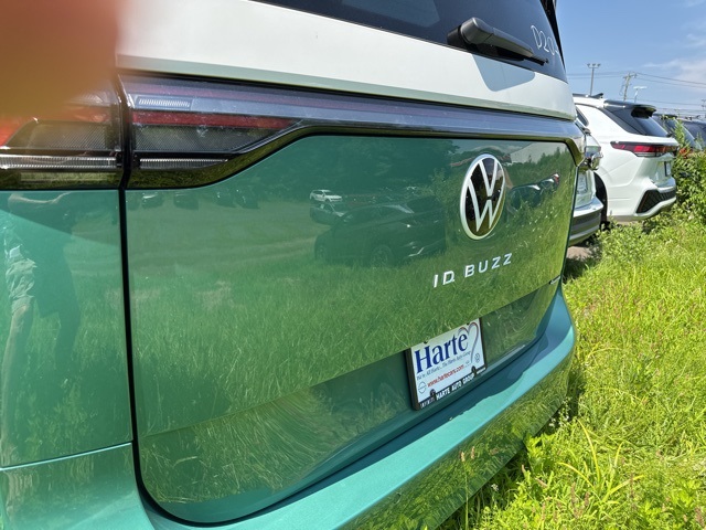 2025 Volkswagen ID. Buzz Pro Plus photo 4