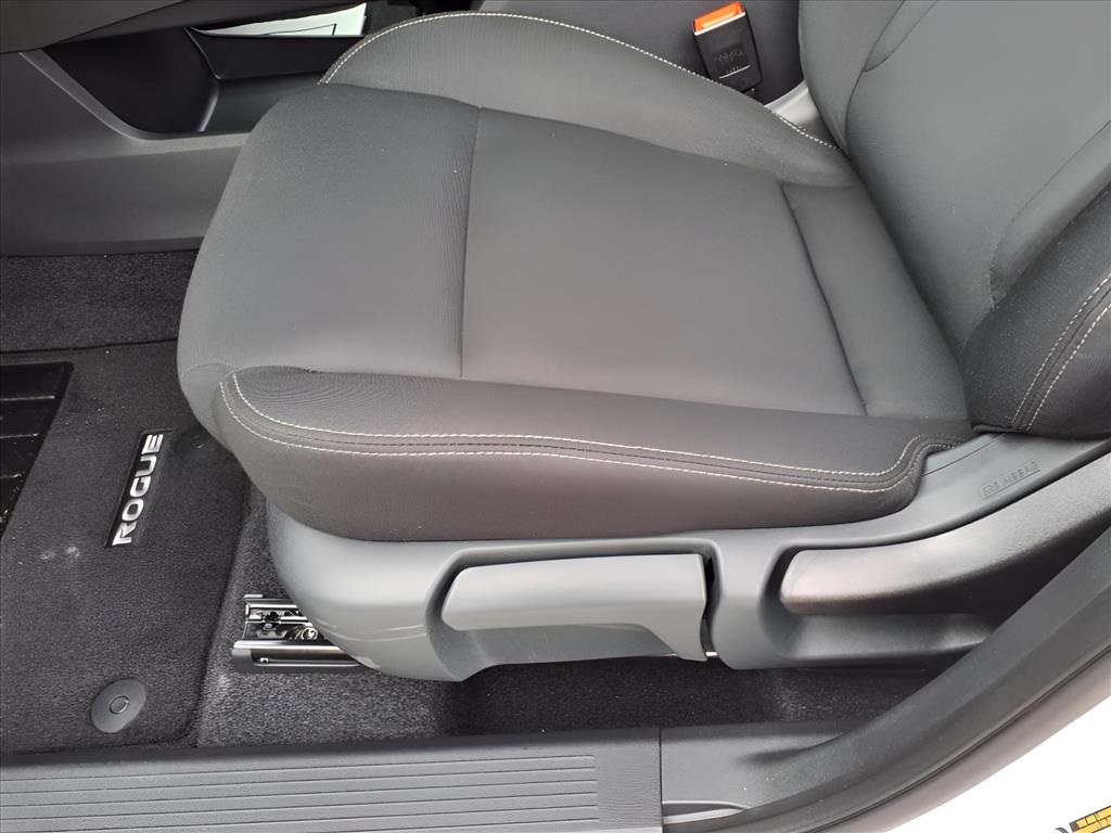 2025 Nissan Rogue S photo 16