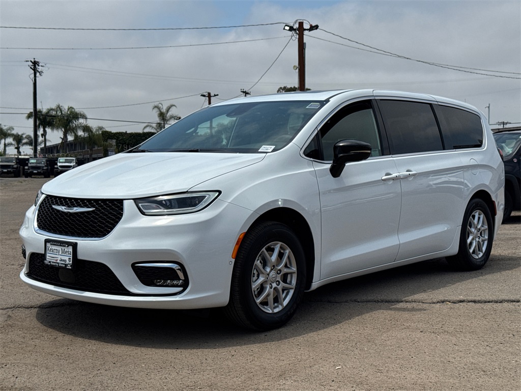 2025 Chrysler Pacifica photo 4
