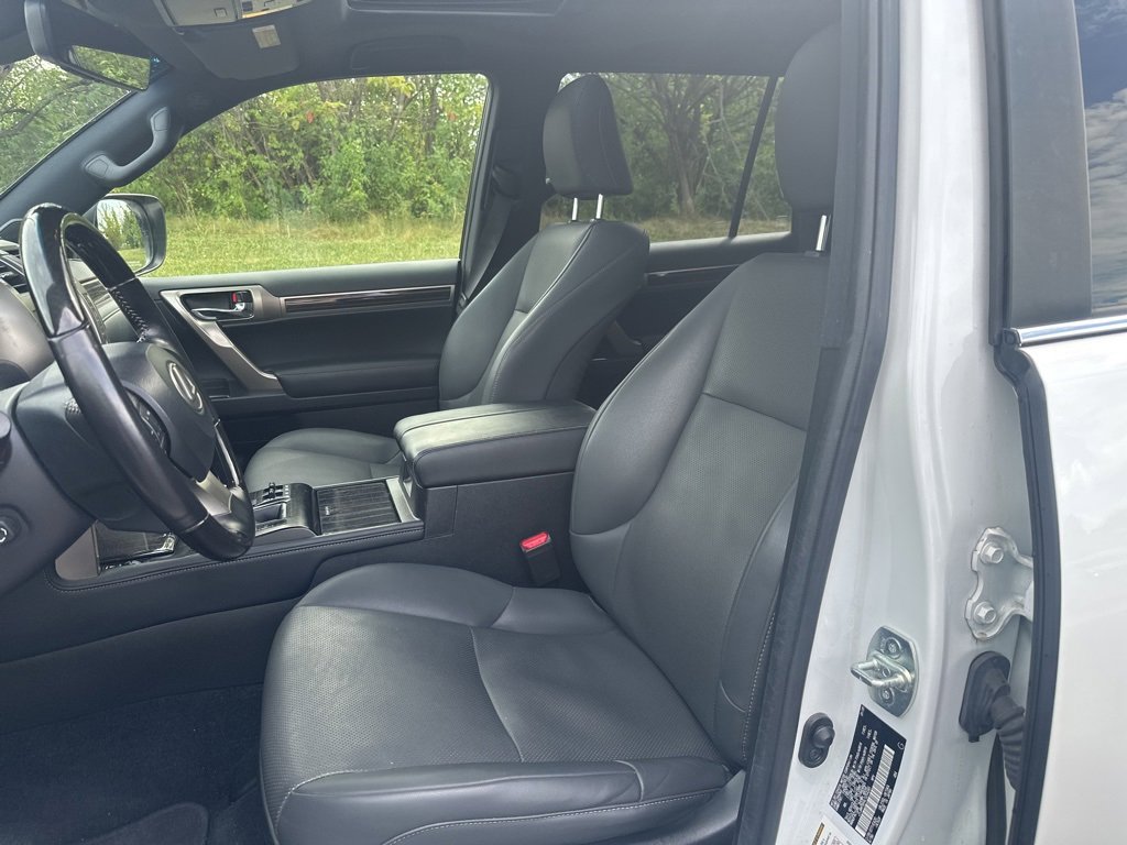 2020 Lexus GX 460 Premium photo 2