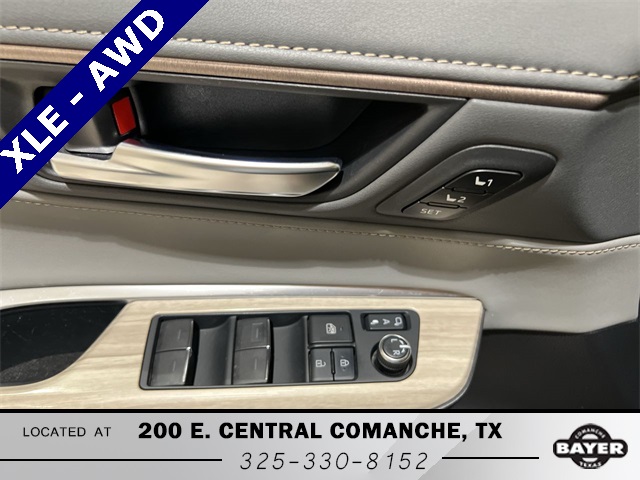 2021 Toyota Venza XLE photo 18