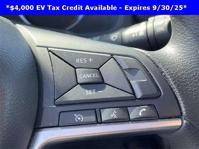 2023 Nissan Leaf S photo 25