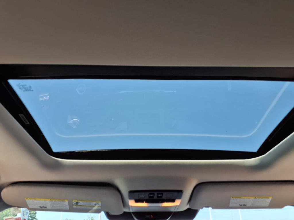 2025 Nissan Pathfinder SL photo 5