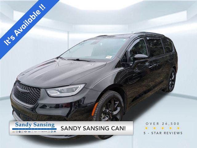 2023 Chrysler Pacifica Touring L's photo