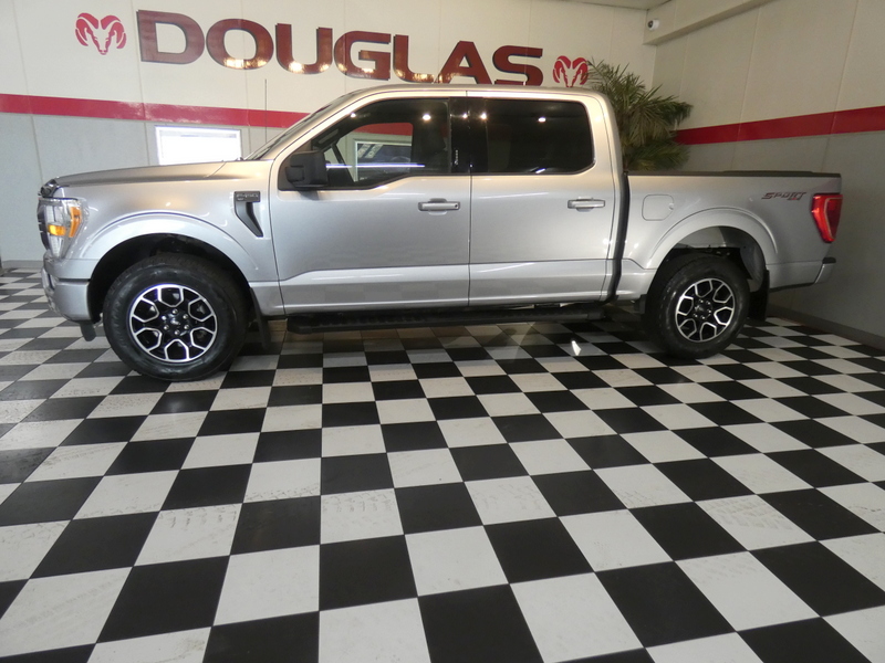 2022 Ford F-150 XLT's photo