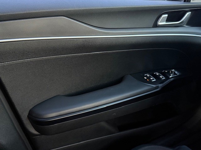2023 Kia K5 LXS photo 29