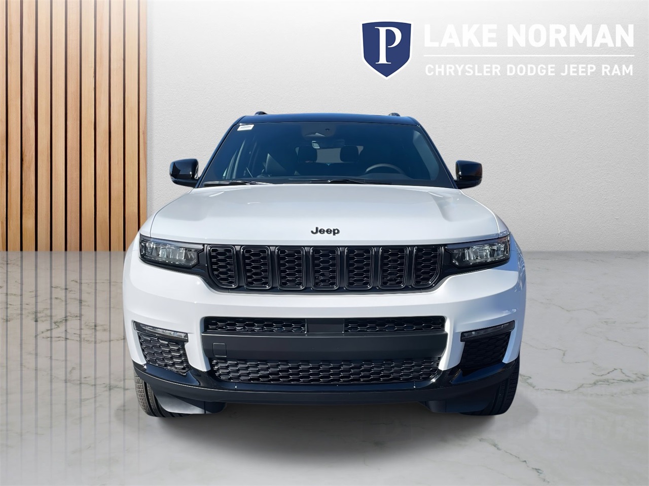 2025 Jeep Grand Cherokee Limited photo 3