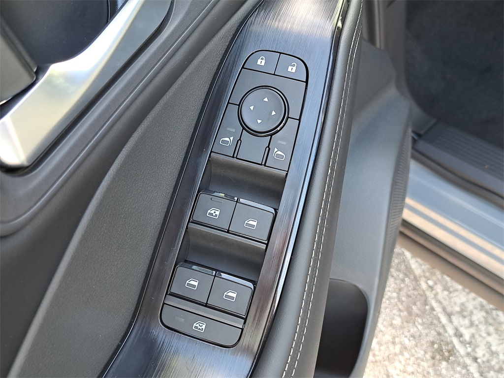 2026 Nissan Rogue SV photo 22