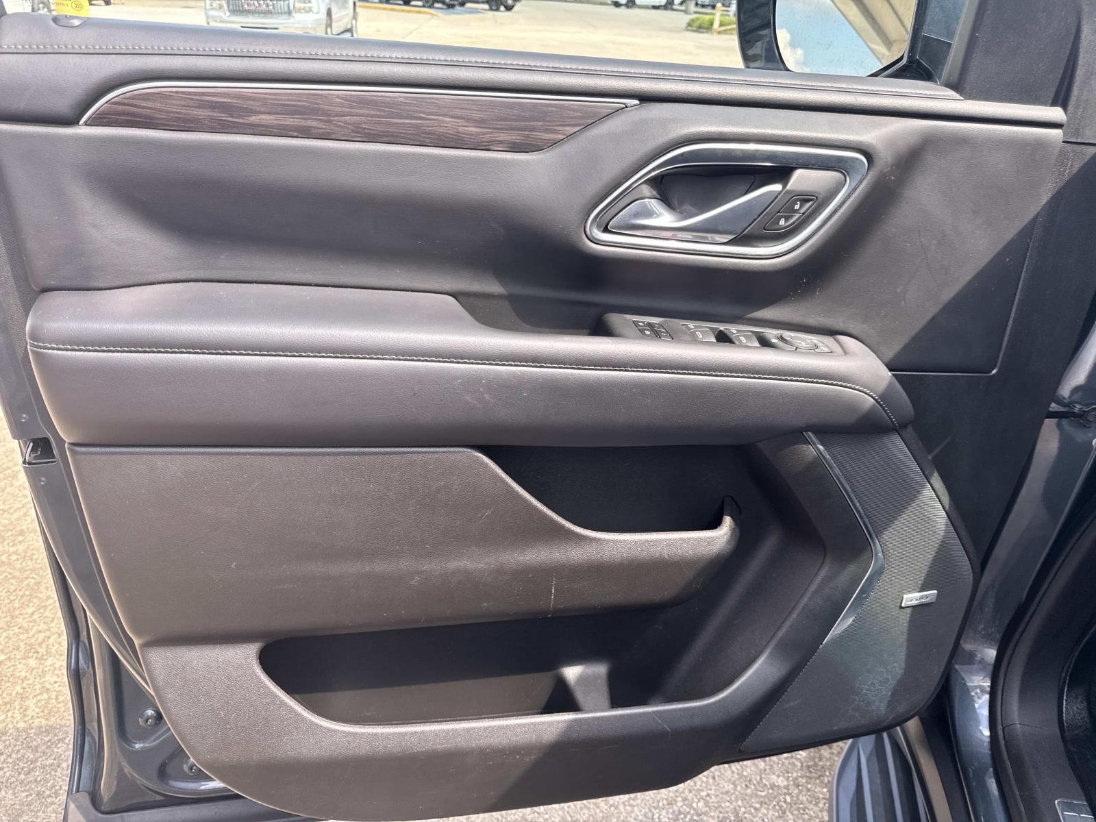 2021 Chevrolet Suburban LT photo 15