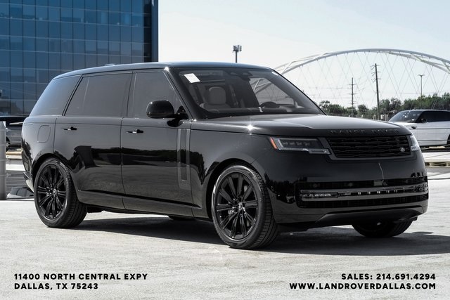 2025 Land Rover Range Rover SE photo 3