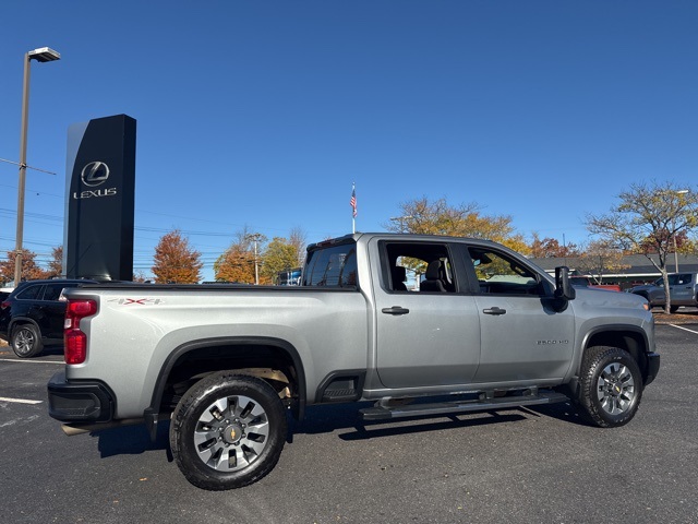 2024 Chevrolet Silverado 2500HD Custom photo 3