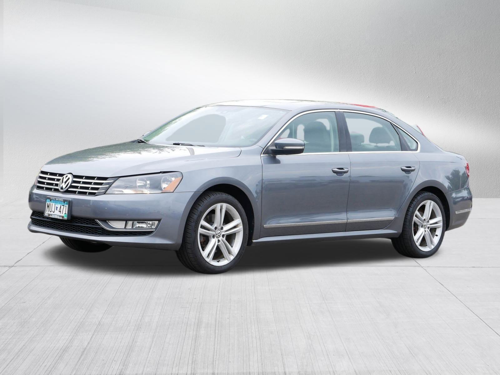 Used 2014 Volkswagen Passat SEL Premium with VIN 1VWCN7A32EC019555 for sale in Saint Paul, MN