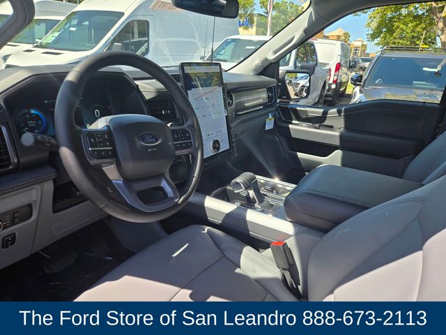 2025 Ford F-150 Lightning photo 2