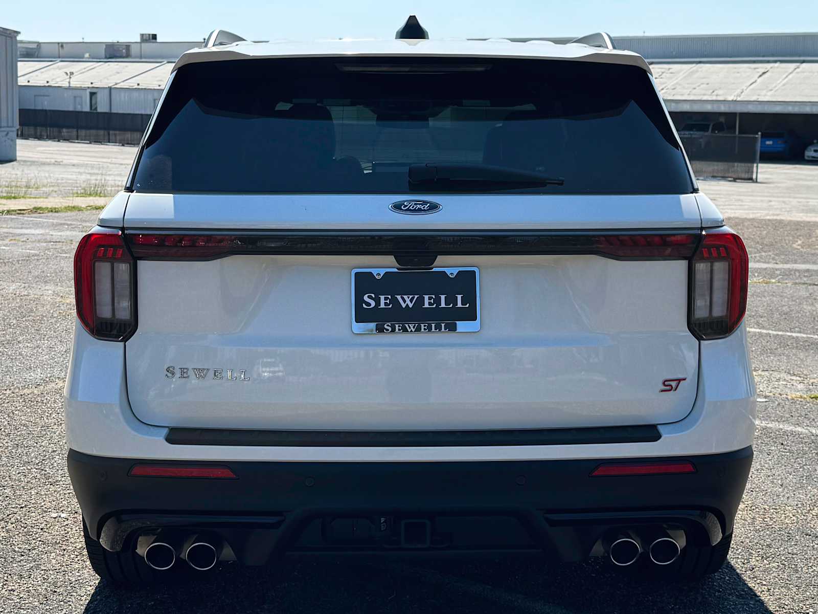 2025 Ford Explorer ST photo 4