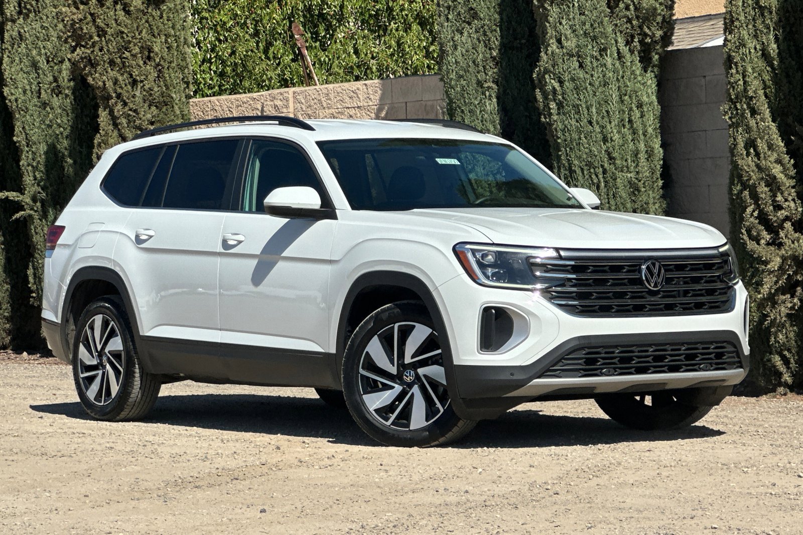 2024 Volkswagen Atlas SE Technology photo 2