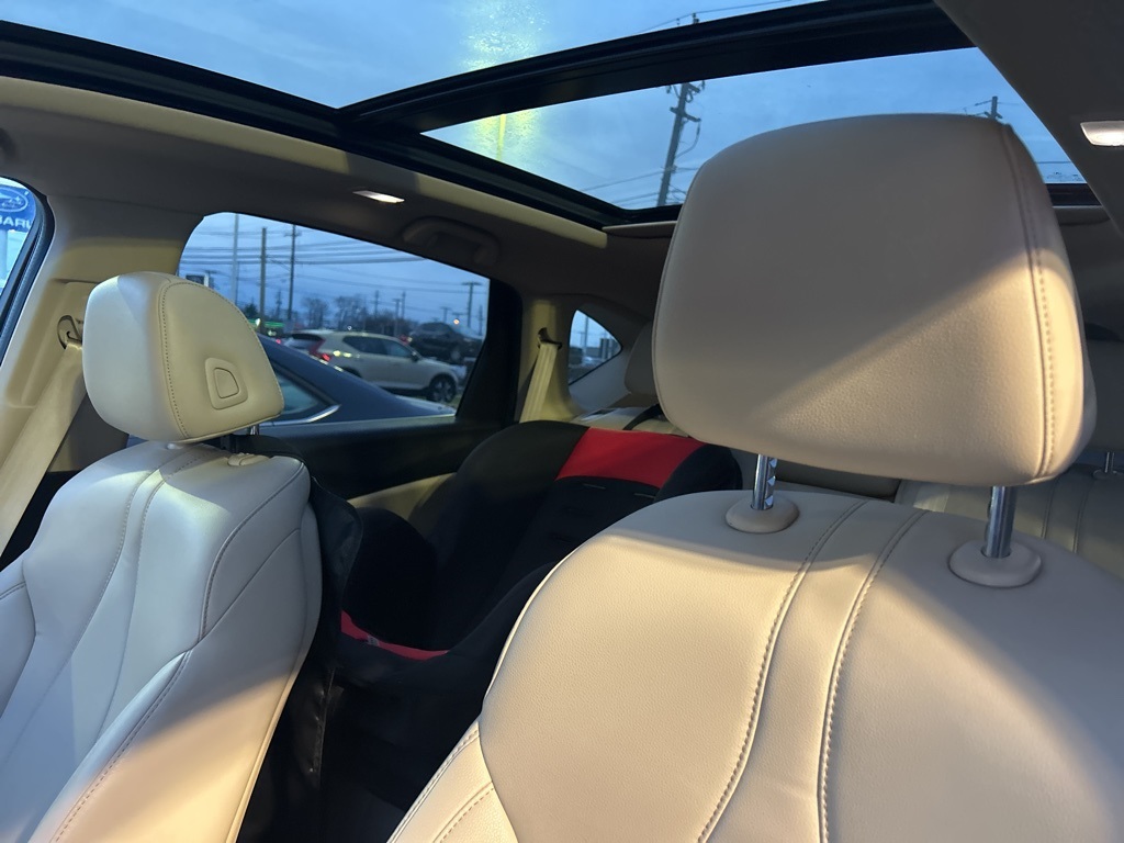 2023 Acura RDX Base photo 2