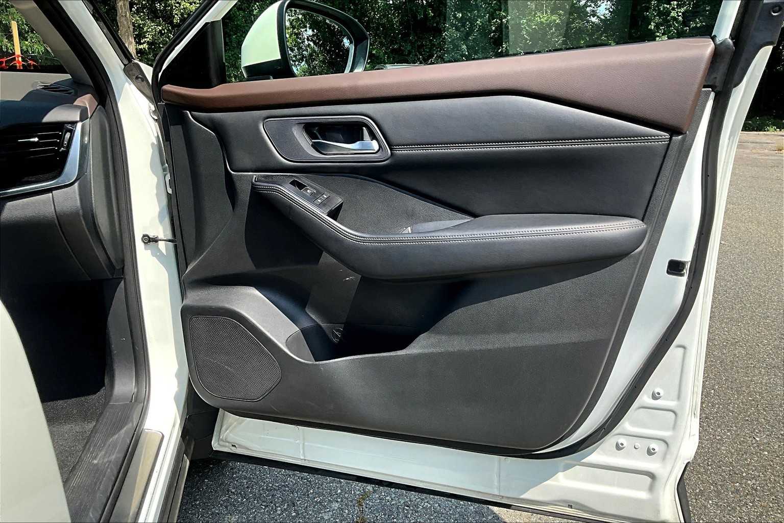 2023 Nissan Rogue SL photo 20