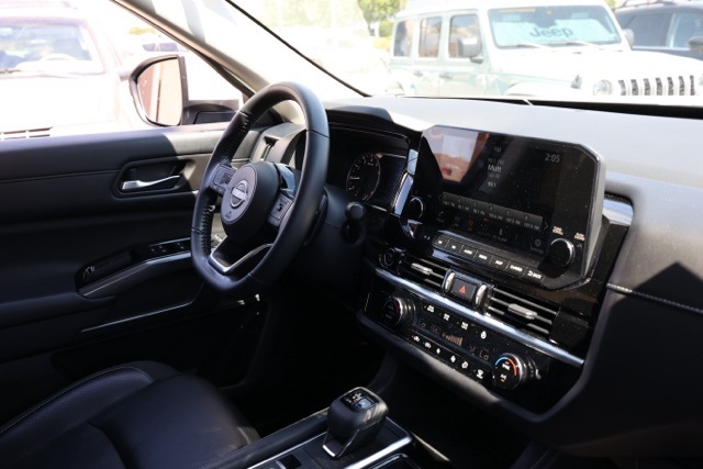 2022 Nissan Pathfinder SL photo 15
