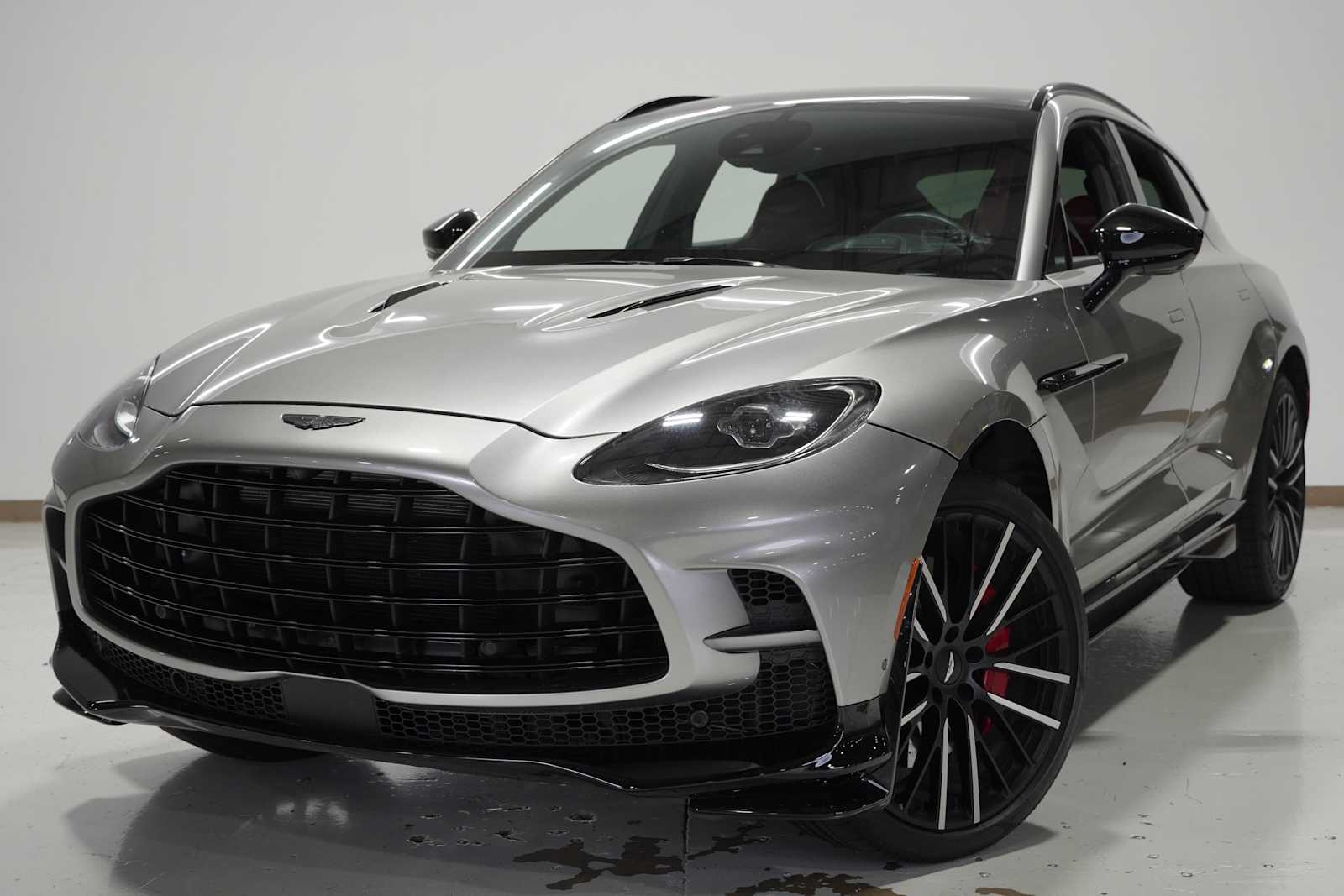 2024 Aston Martin DBX