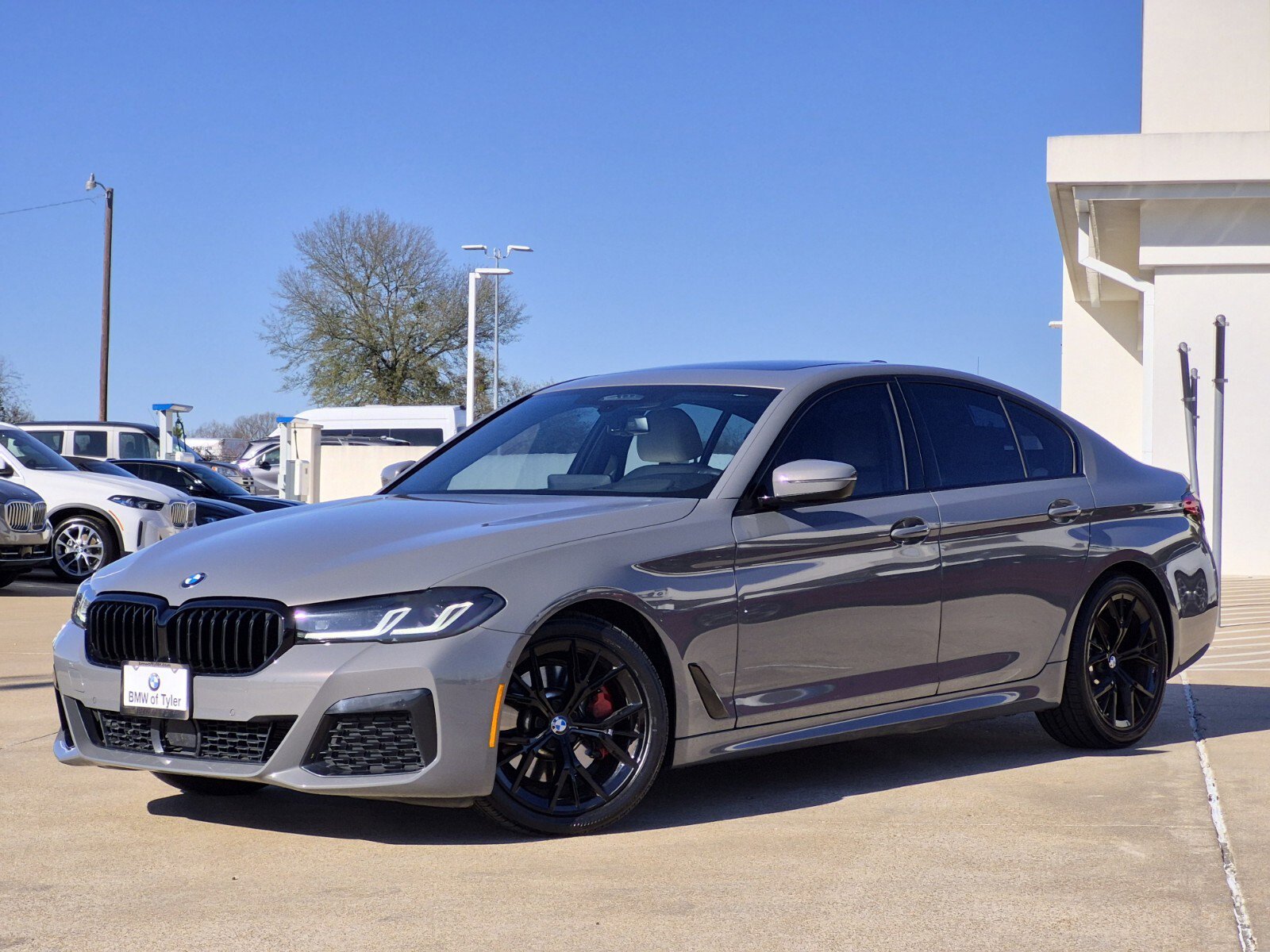 2022 BMW 5 Series 530i's photo