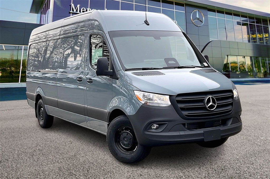 2026 Mercedes-Benz Sprinter Cargo Van Base's photo