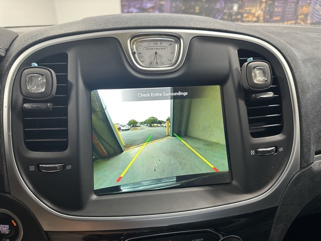 2022 Chrysler 300 Touring L photo 26