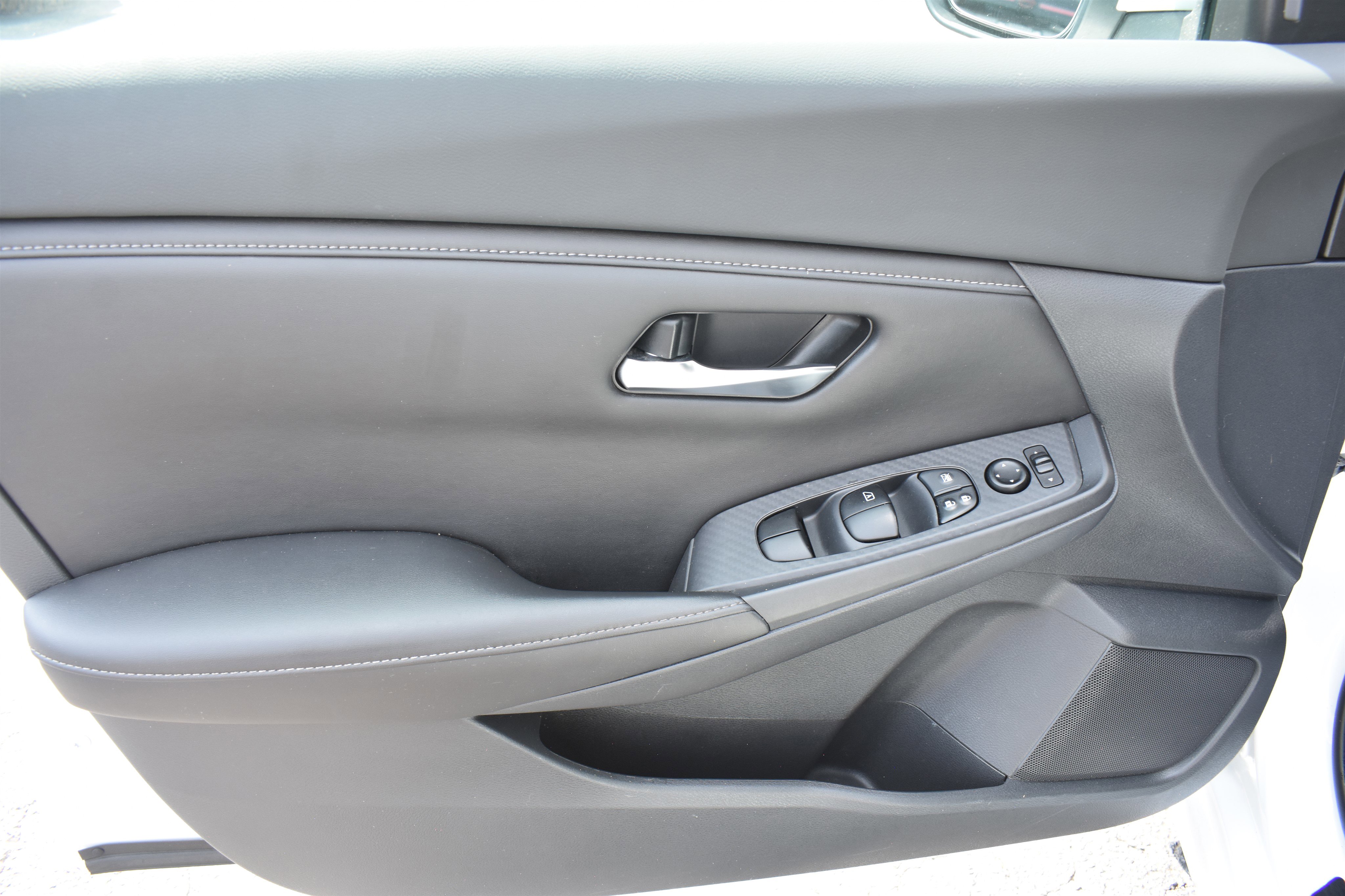2021 Nissan Sentra SV photo 6