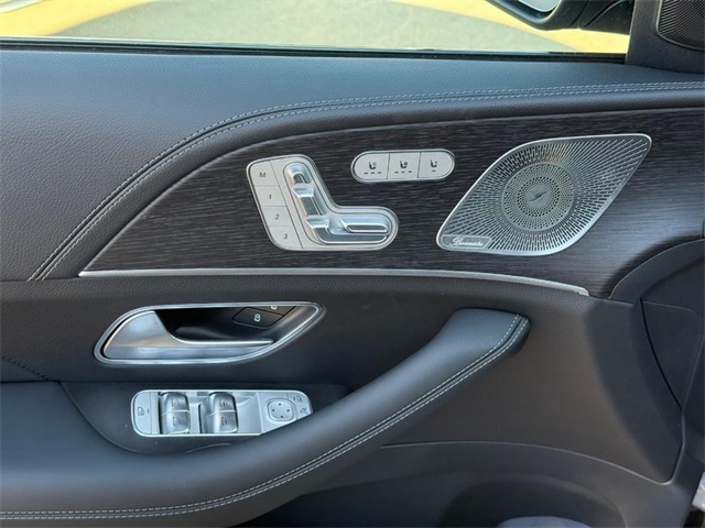 2026 Mercedes Benz GLS 450 4MATIC photo 10